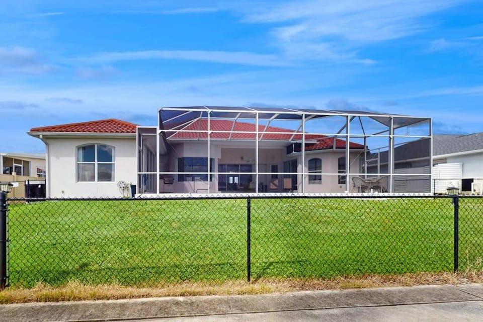 Myakka River Retreat House in Gulf Cove