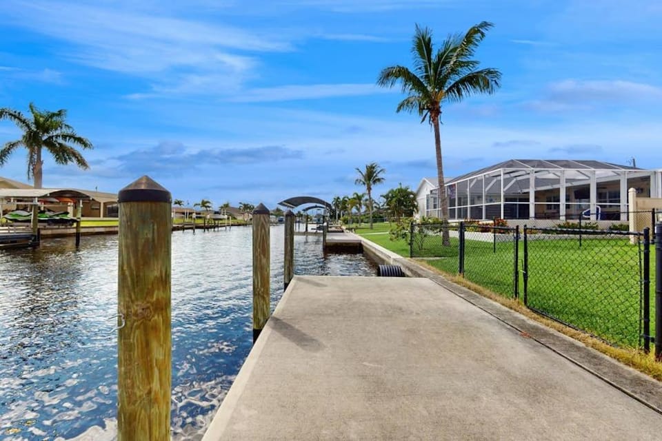 Myakka River Retreat House in Gulf Cove