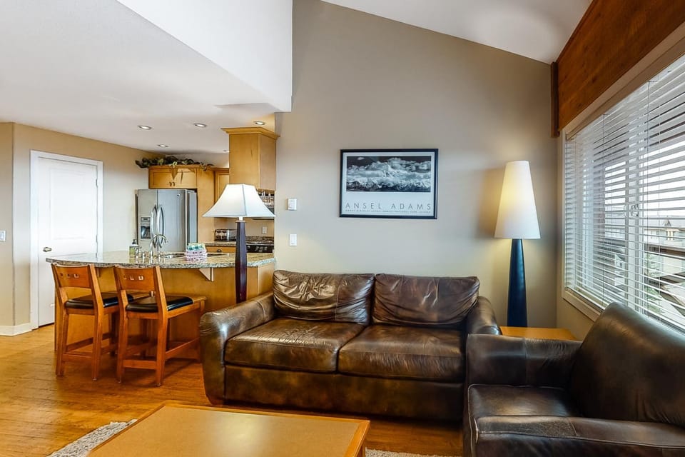 Trappers Crossing 22 Apartment in British Columbia