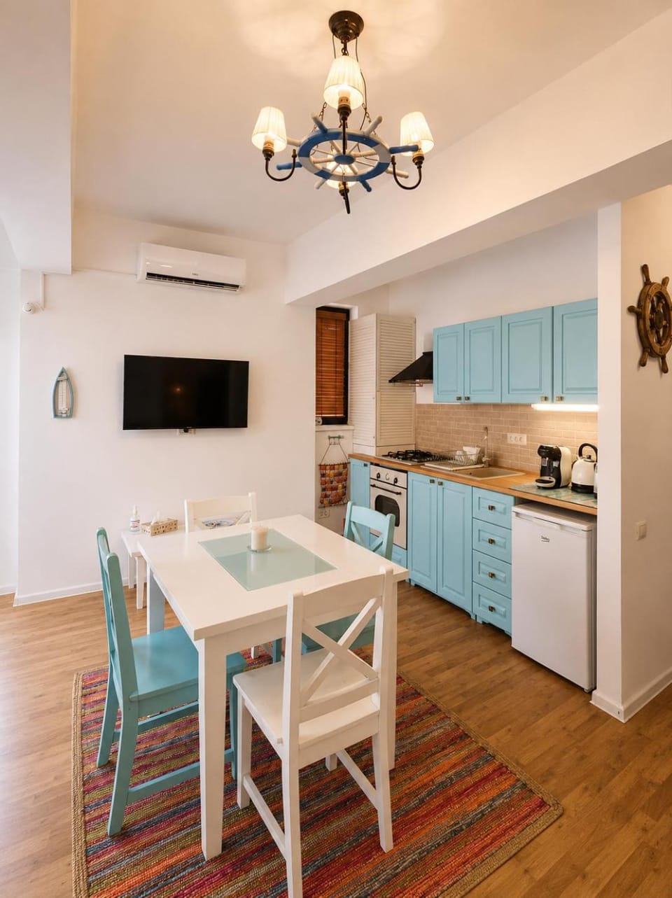 TV and multimedia, Kitchen or kitchenette, Dining area, Meeting/conference room, Meals, Meals, minibar, oven, stove, toaster, toaster