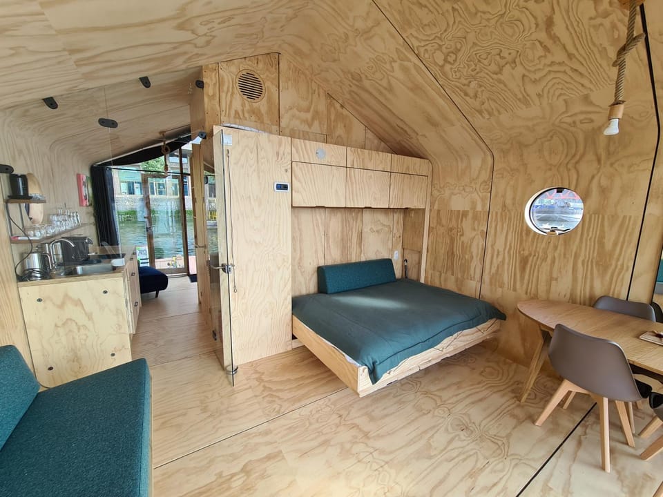 Bed, Kitchen or kitchenette, Living room, Photo of the whole room, Seating area, Bedroom