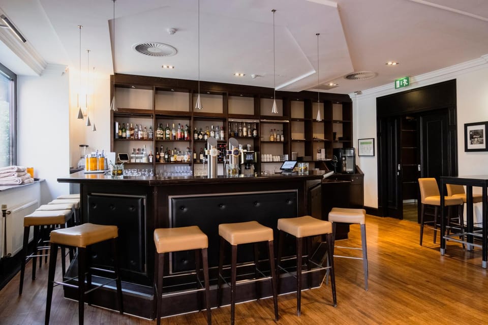Lounge or bar
