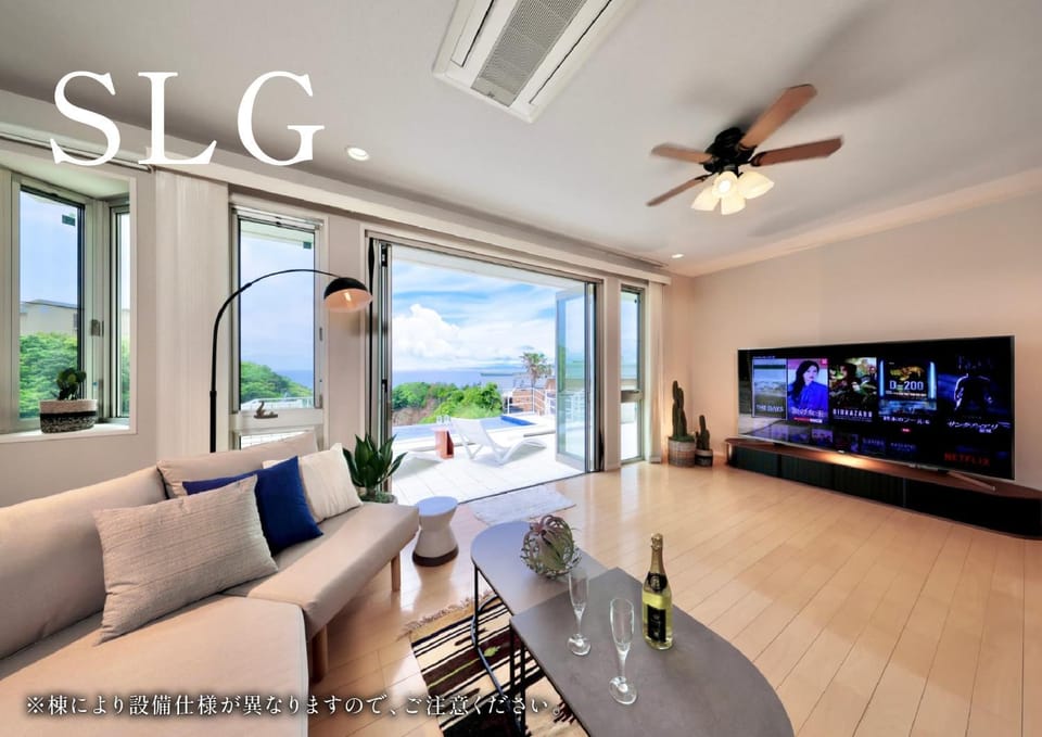 Living room, Photo of the whole room, Sea view