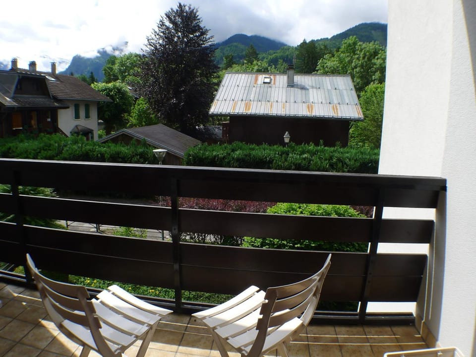 Appartement lumineux 2 pièces cabine, animaux admis, proche centre Samoëns - FR-1-629-22 Cabin in Samoëns