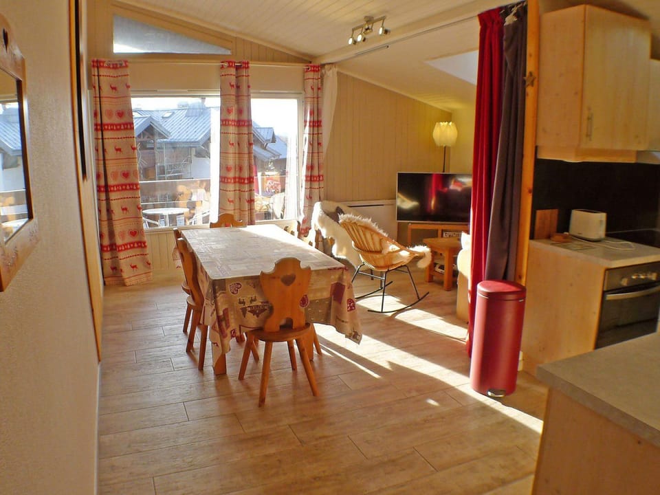 Coquet 3 pièces lumineux, centre de Samoëns, animaux acceptés, wifi, parking - FR-1-629-23 Apartment in Samoëns