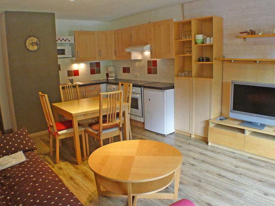 Grand studio à Samoëns, animaux admis, parking, proche télécabine - FR-1-629-54 Cabin in Samoëns