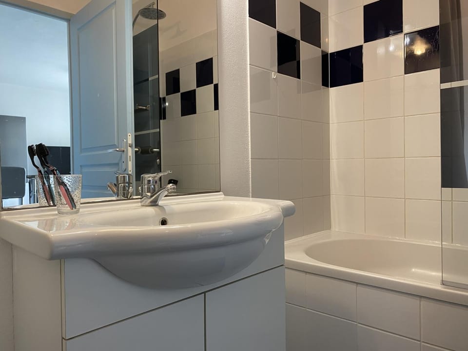 Appartement 3 étoiles avec climatisation et parking proche plage - FR-1-338-426 Apartment in Occitanie