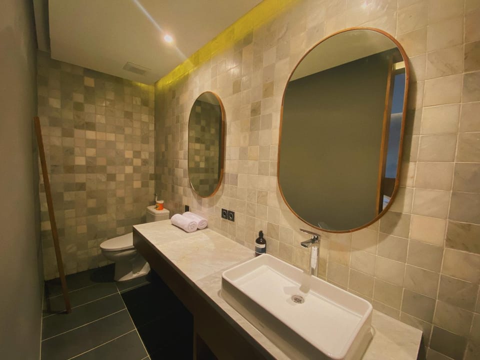 Toilet, Bathroom