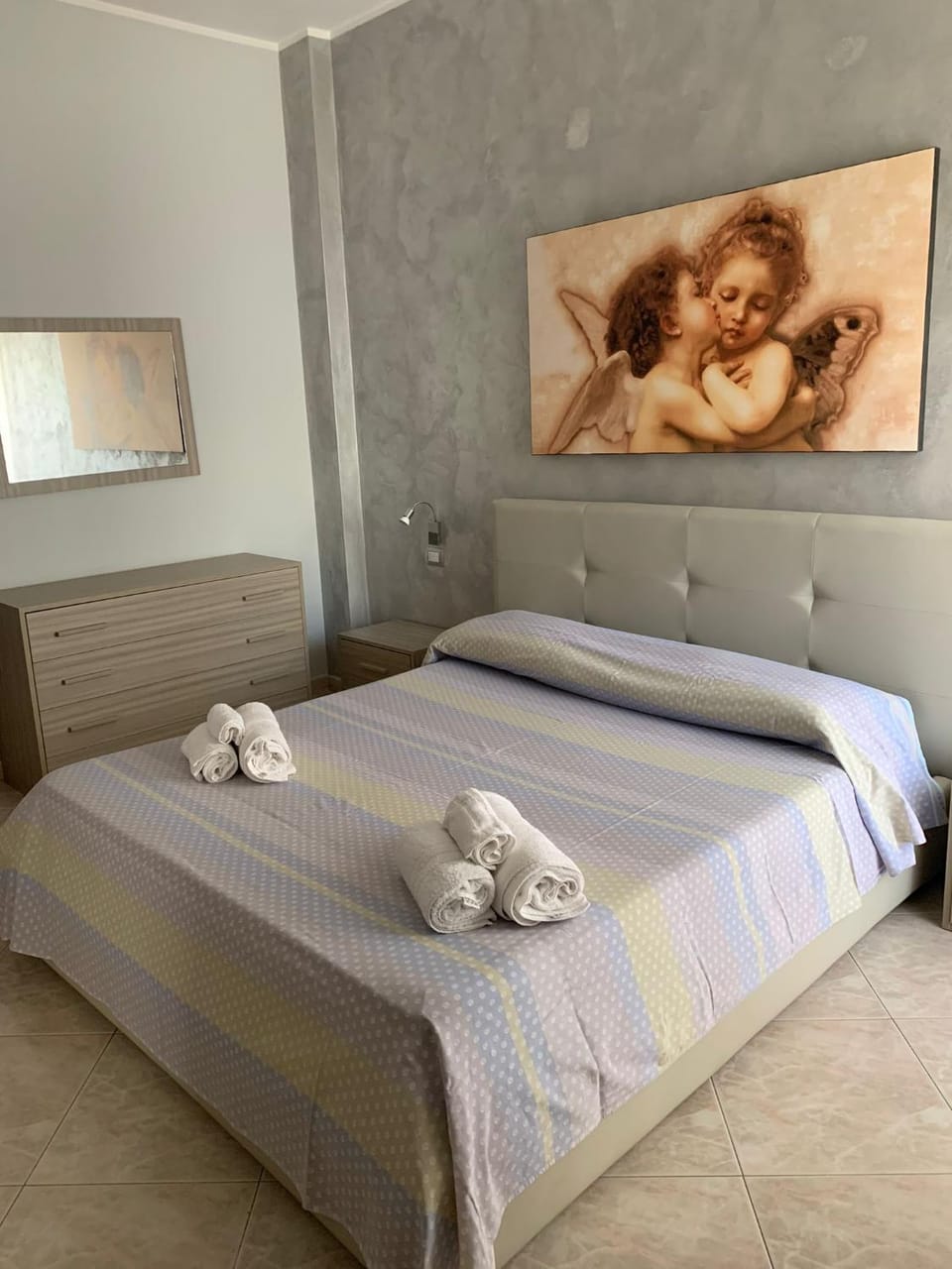 Bed, Bedroom, towels