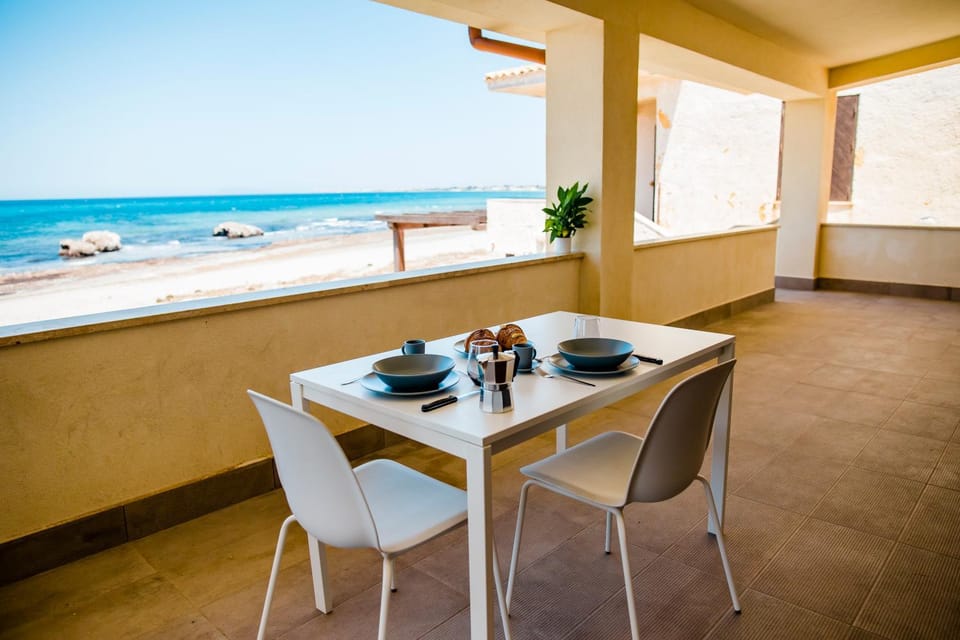 Property building, Breakfast