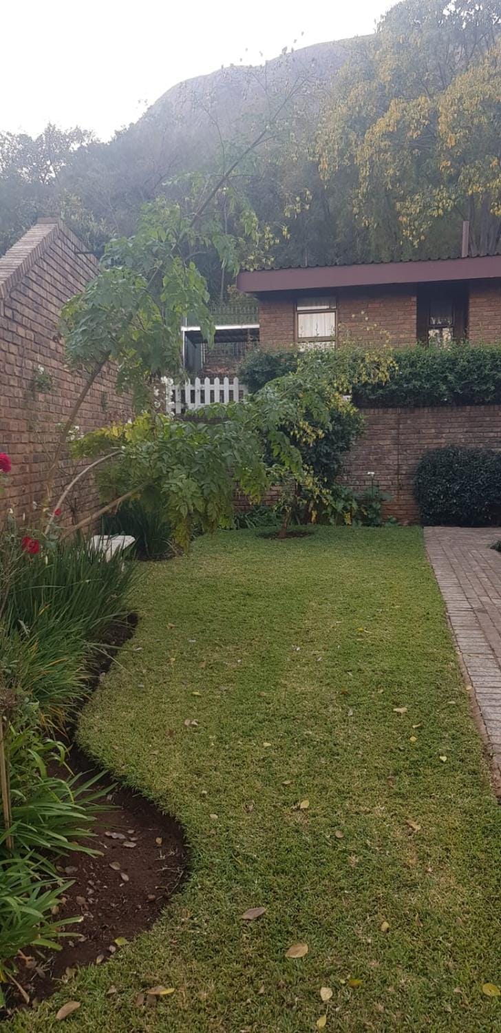 Mia Hills guest house Bed and Breakfast in Gauteng