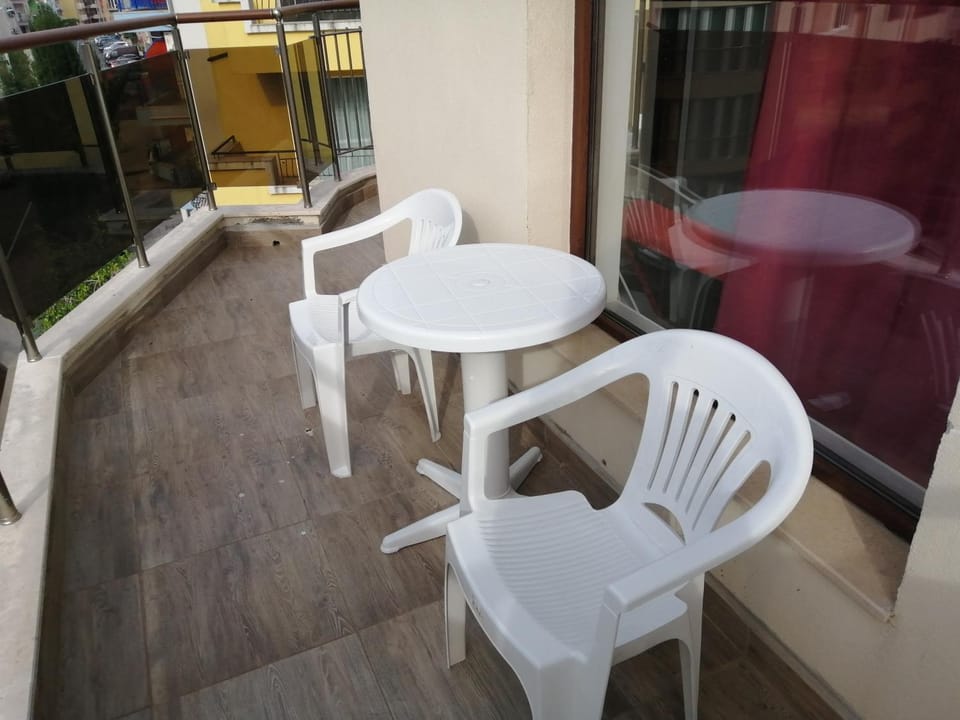 View (from property/room), Balcony/Terrace, Seating area