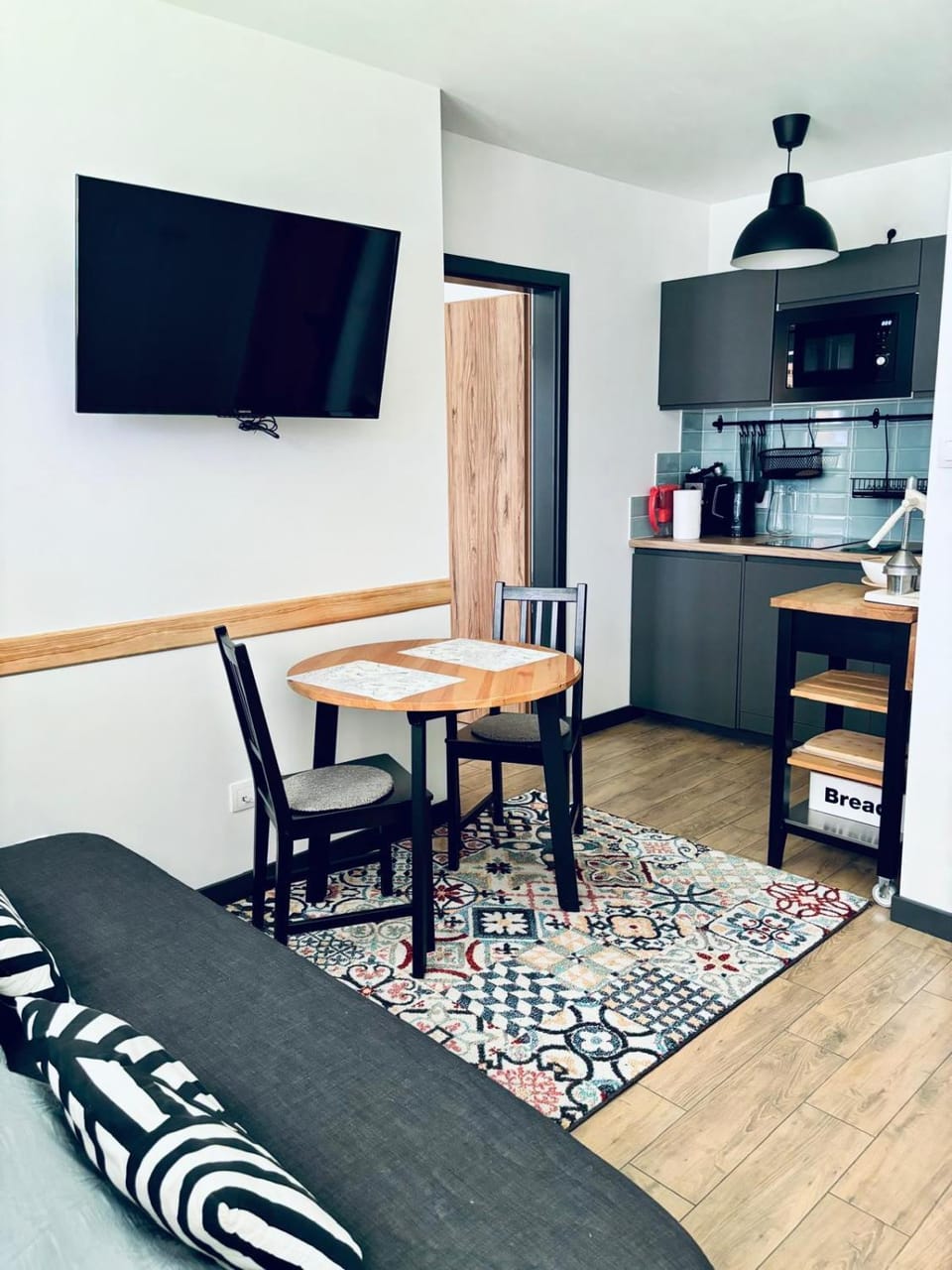 Kitchen or kitchenette, Living room, microwave, oven, stove, kitchen, kitchen