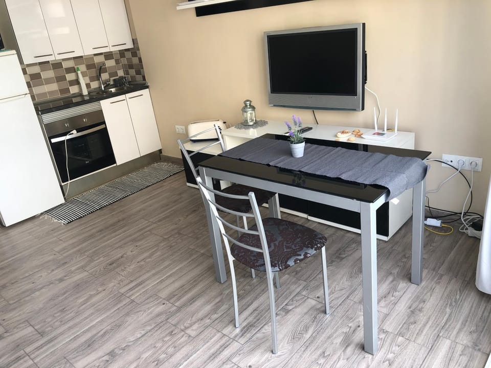 Living room, Business facilities, Dining area