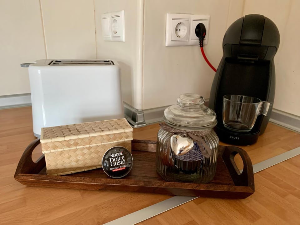 Coffee/tea facilities, Kitchen or kitchenette, toaster