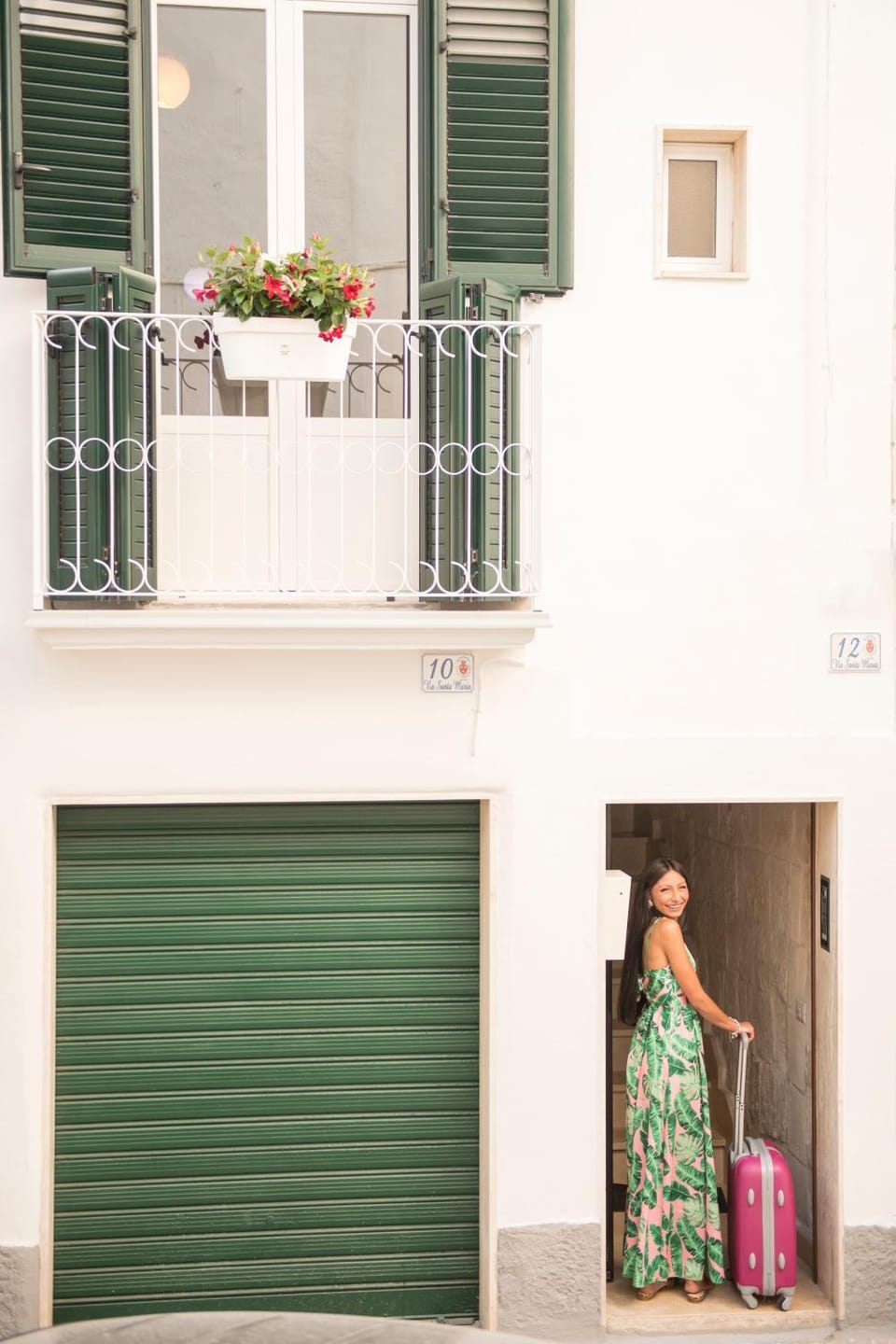 Facade/entrance, Balcony/Terrace
