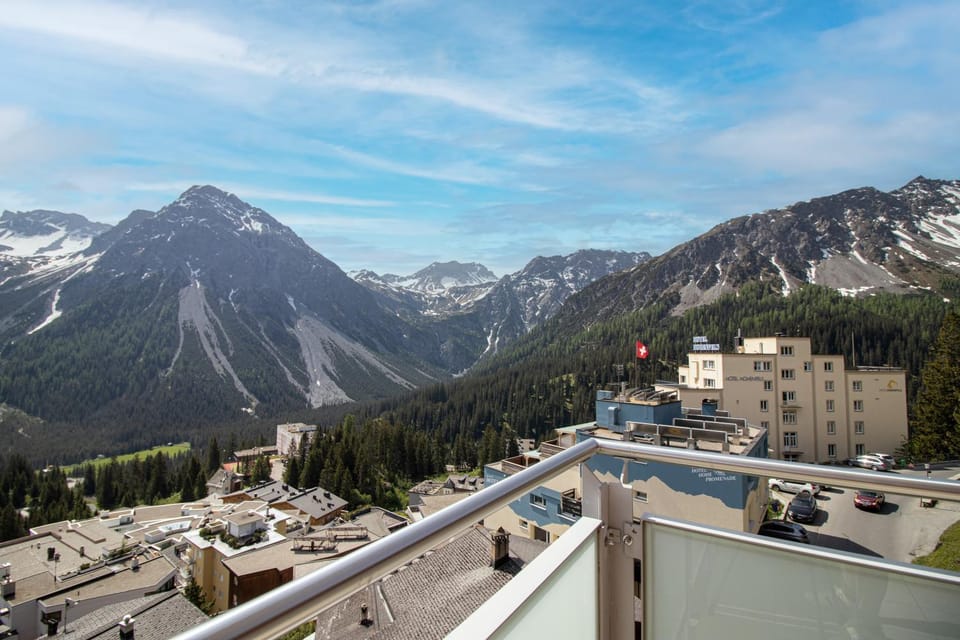 Balcony/Terrace, Mountain view