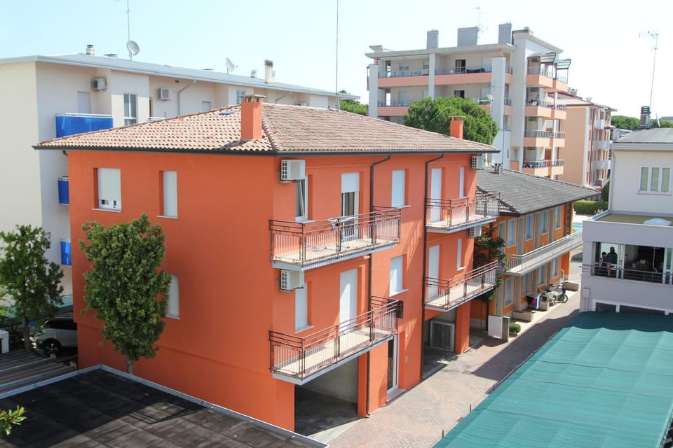 Property building, Neighbourhood, Parking