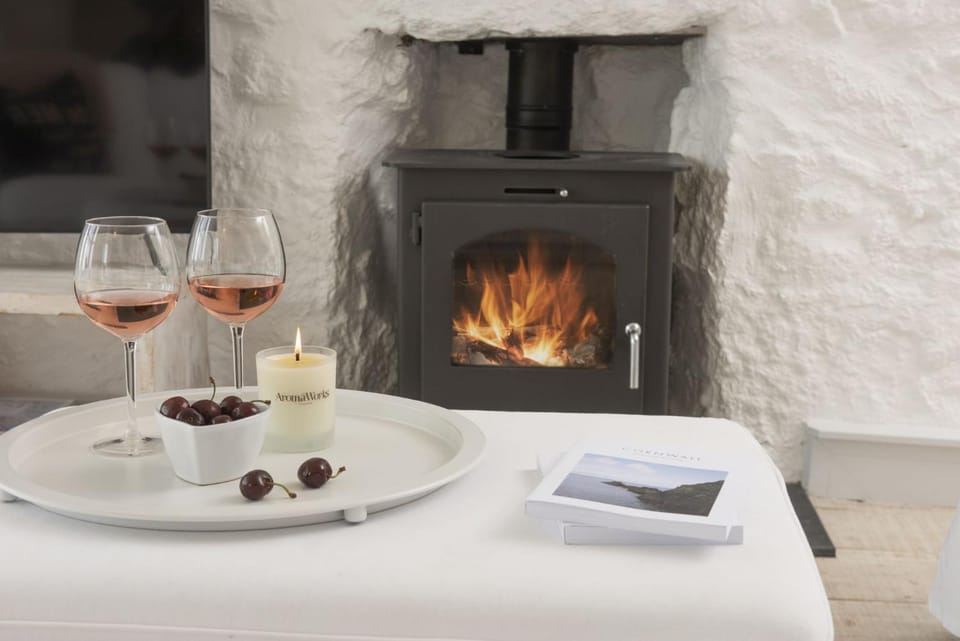 Living room, fireplace