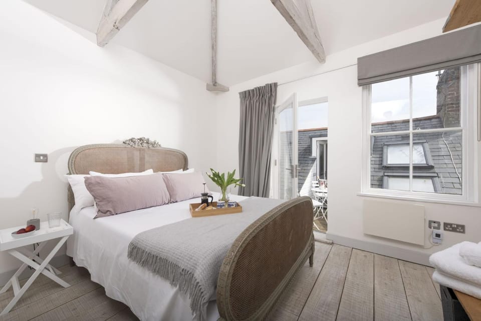 Bed, View (from property/room), Balcony/Terrace, Bedroom, towels