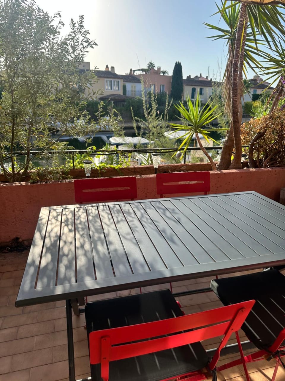 Appartement Port Grimaud 2/4 pers avec grande terrasse Apartment in Cogolin