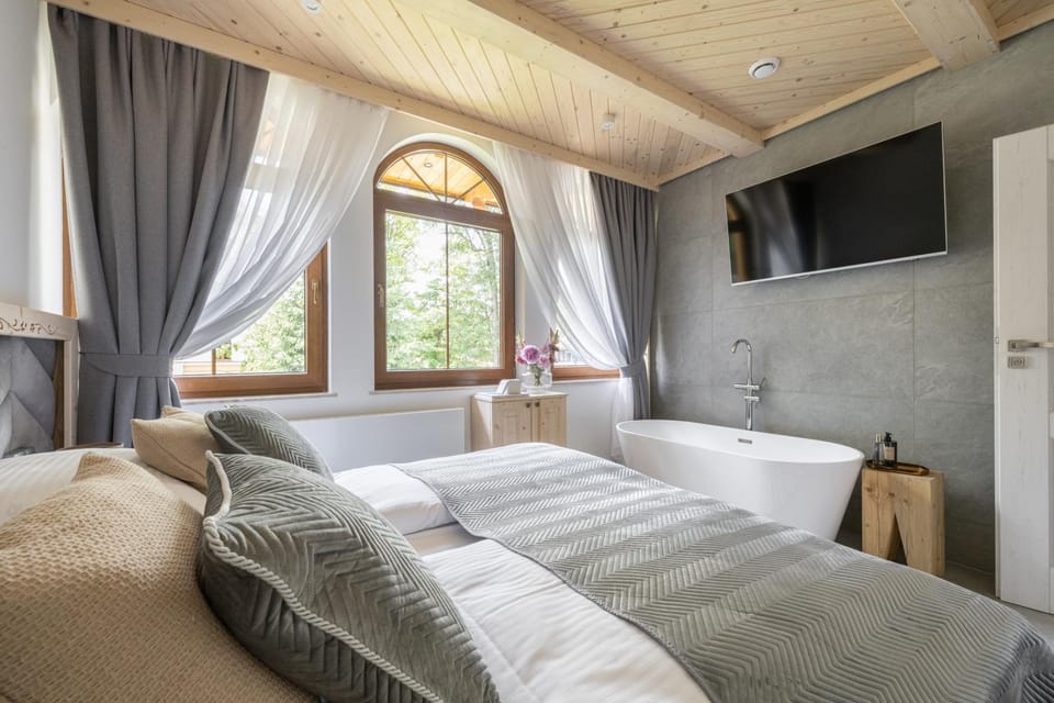 Bedroom, Bath