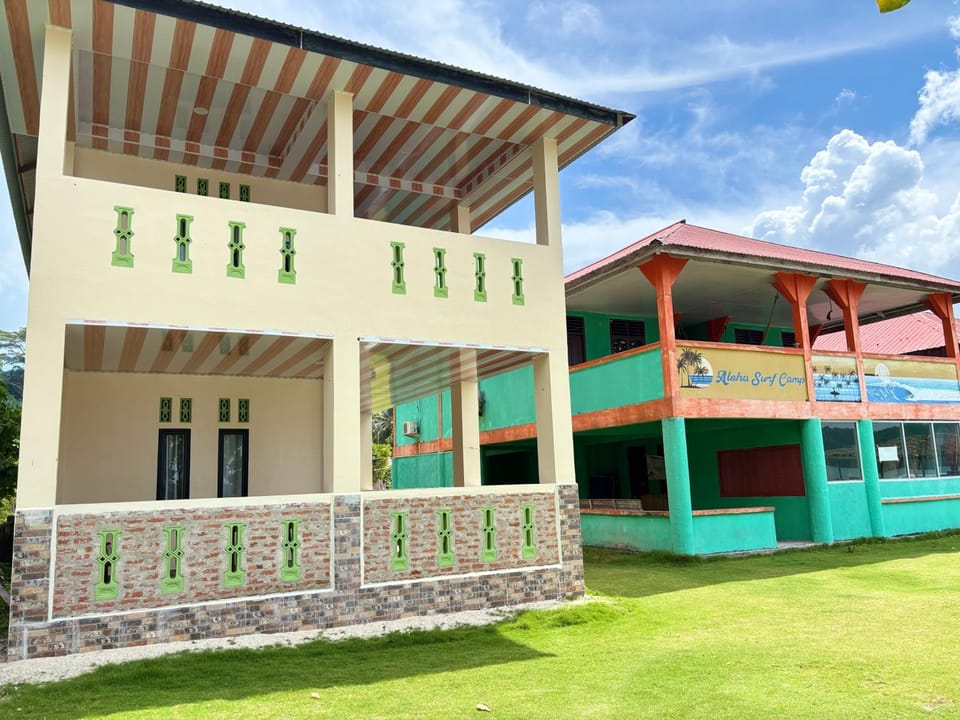 Aloha Guest House Nias Bed and Breakfast in Indonesia