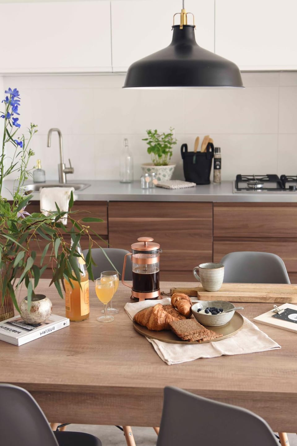 Kitchen or kitchenette, Food and drinks