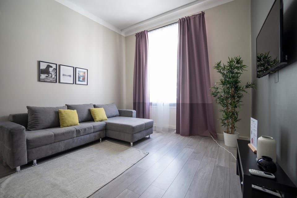 Communal lounge/ TV room, TV and multimedia, Living room, Seating area