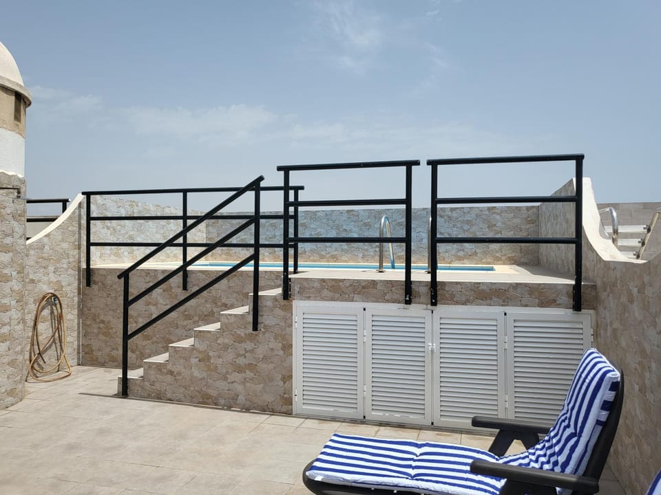 Day, View (from property/room), Sea view, Swimming pool, sunbed