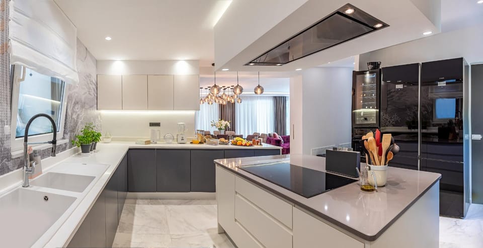Kitchen or kitchenette