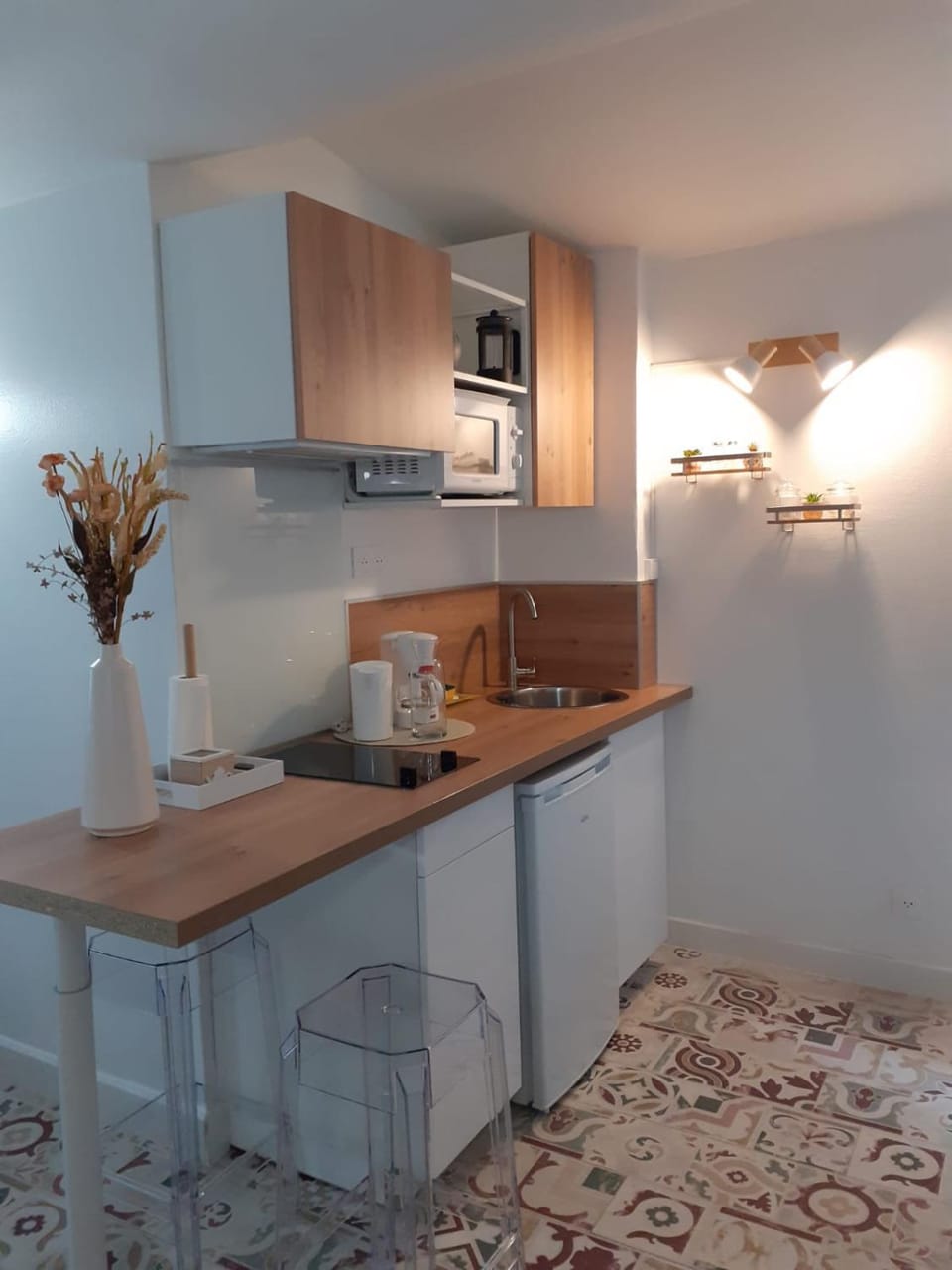 Kitchen or kitchenette