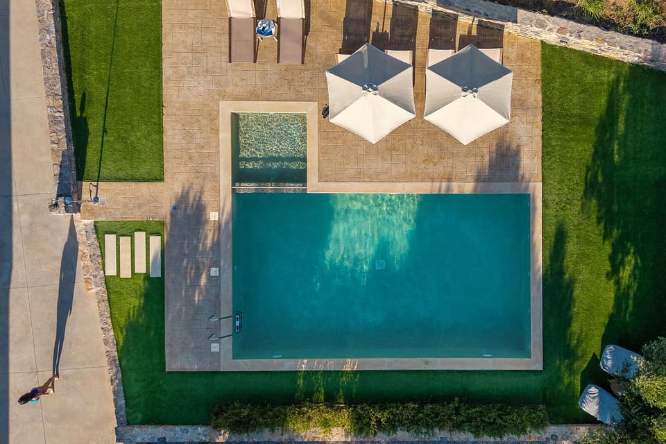 Bird's eye view, Swimming pool