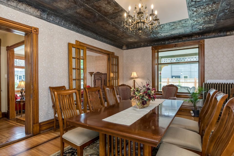 Dining area, Internal: Not applicable to any particular room