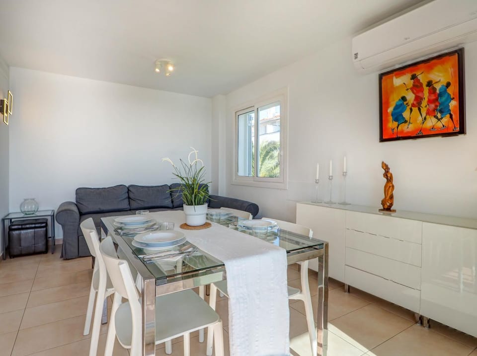 Balmins White by Hello Homes Sitges Apartment in Sitges
