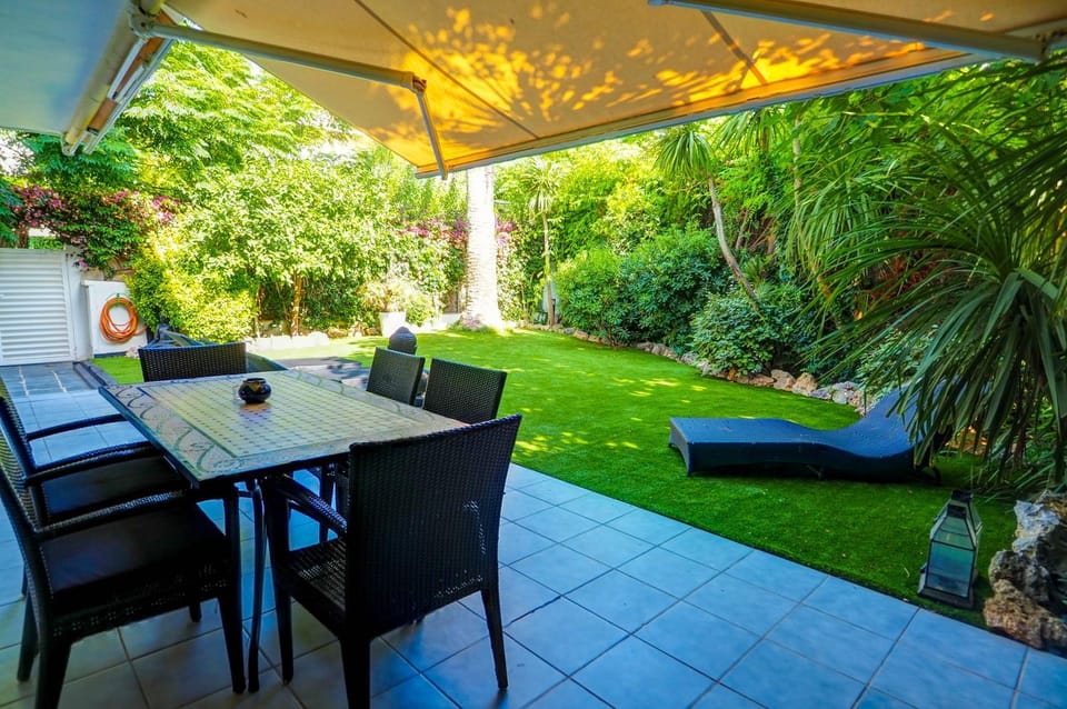 Patio, Garden, hair dresser