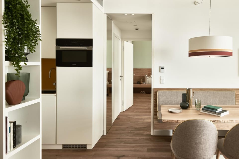 TV and multimedia, Kitchen or kitchenette, Living room, Seating area, Dining area, oven