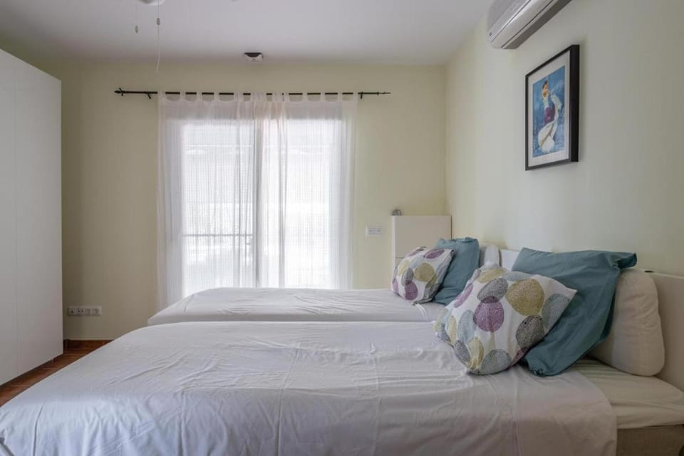 Villa Flamenca, comoda con piscina privada, barbacoa by AndaraHolidays House in Axarquía