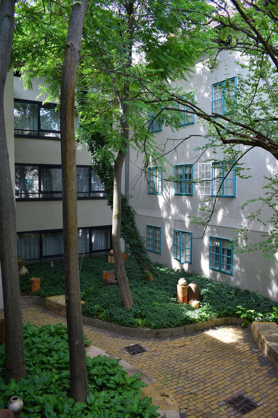 Property building, Nearby landmark, Garden, Garden view, Inner courtyard view