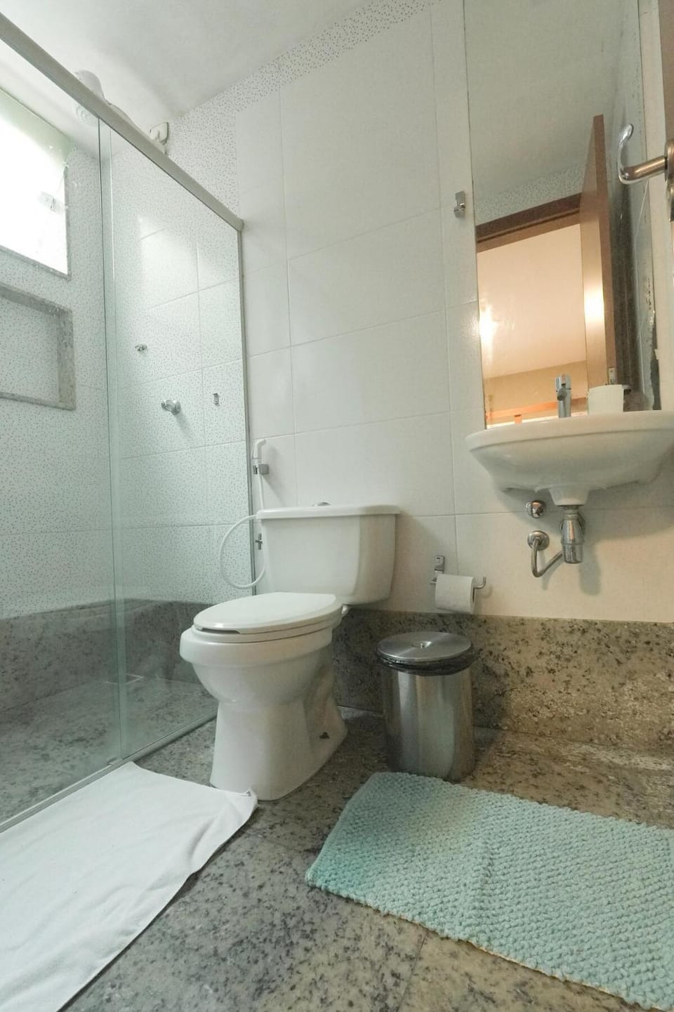 Casa com pes na areia em Iriri - ES House in Anchieta
