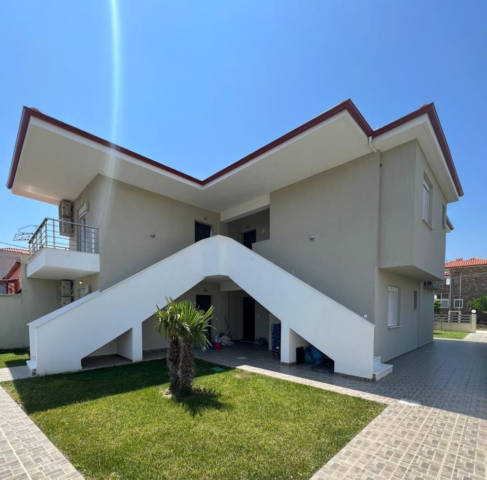 Property building, Day