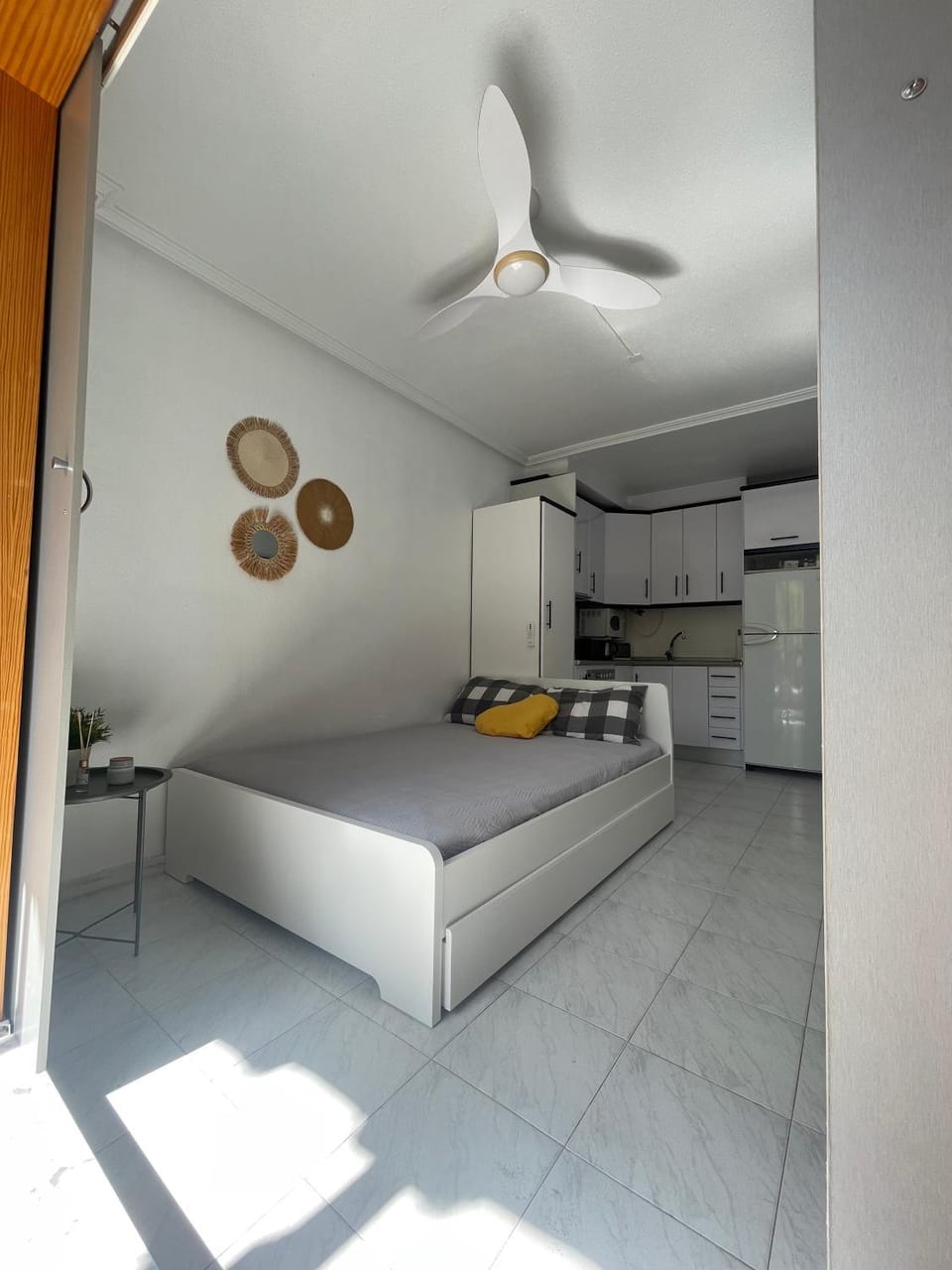 Bed, Living room