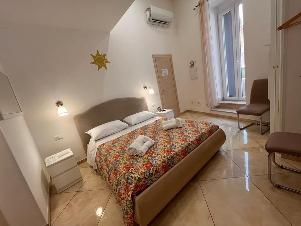 Bed, TV and multimedia, Photo of the whole room, Bedroom, air conditioner
