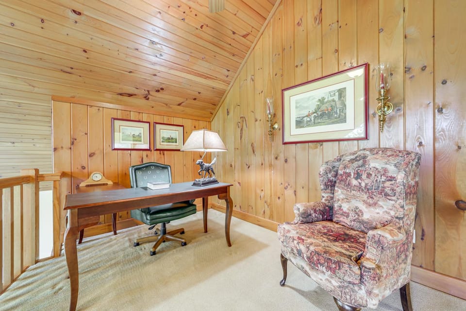 Mountain View Home: Hike, Raft, Golf + More! House in Fontana Lake