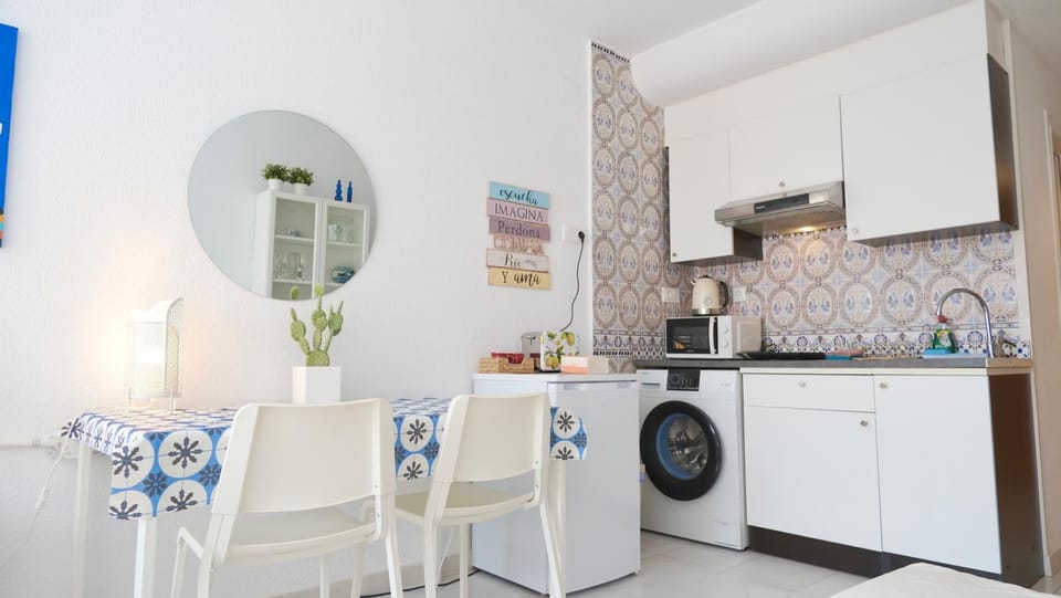 White studio Apartment in Torrevieja