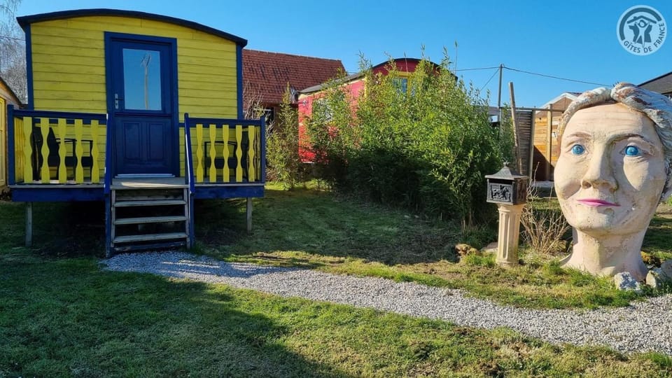 Roulotte et Jacuzzi de Rachel au Domaine du Reuze House in Flanders