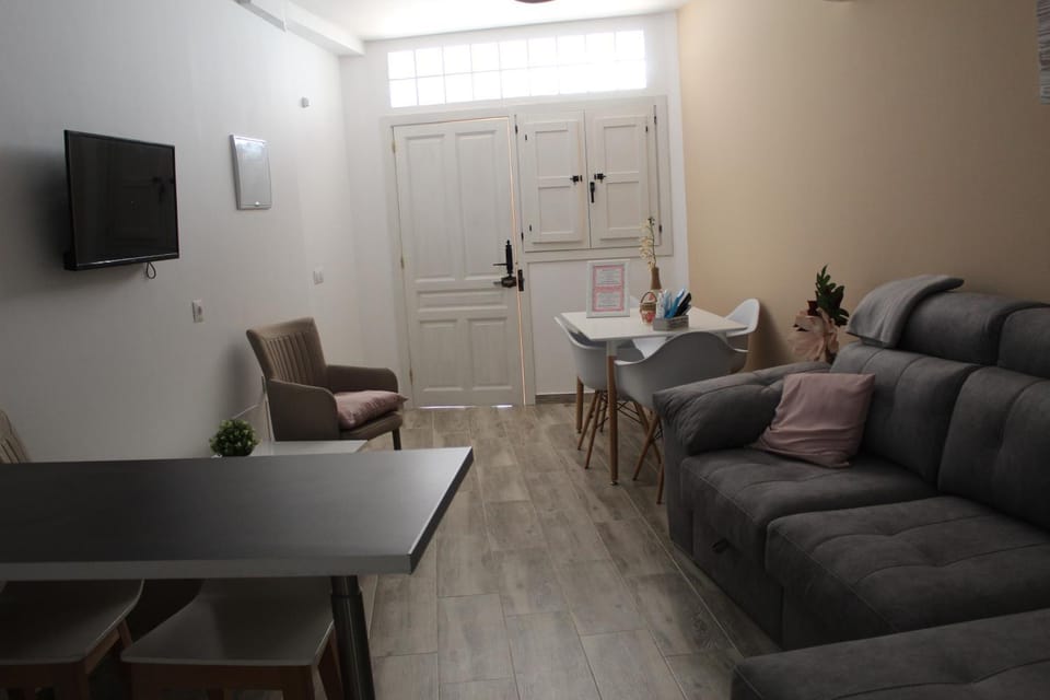 TV and multimedia, Living room, Dining area