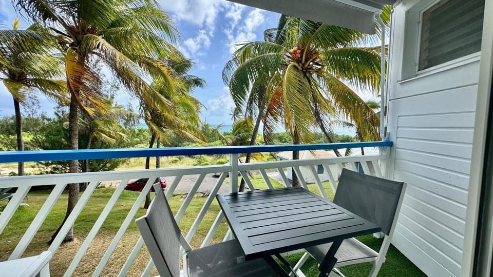 ATOUMO vue mer avec cuve Apartment in Grande-Terre, Guadeloupe