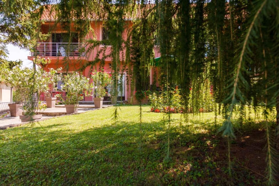 Garden, Garden