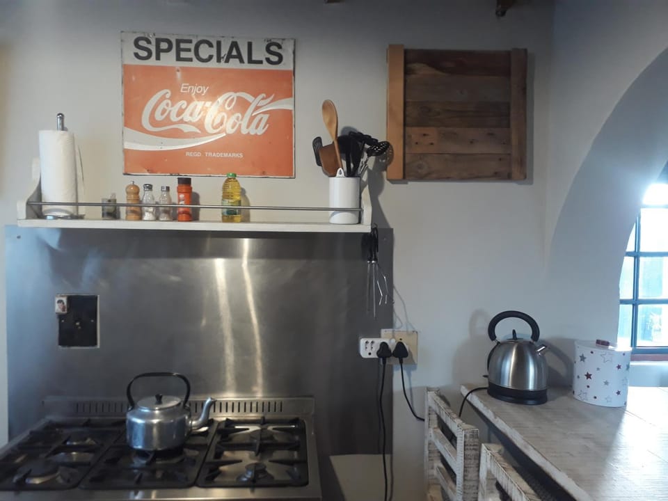 Property building, Coffee/tea facilities, Seating area, stove